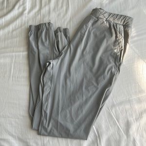 Lululemon Surge Jogger 29’ - Size Medium / Silver